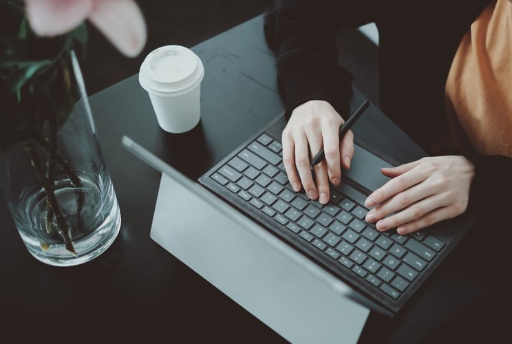 6 Obvious Signs Working from Home Isn’t for You